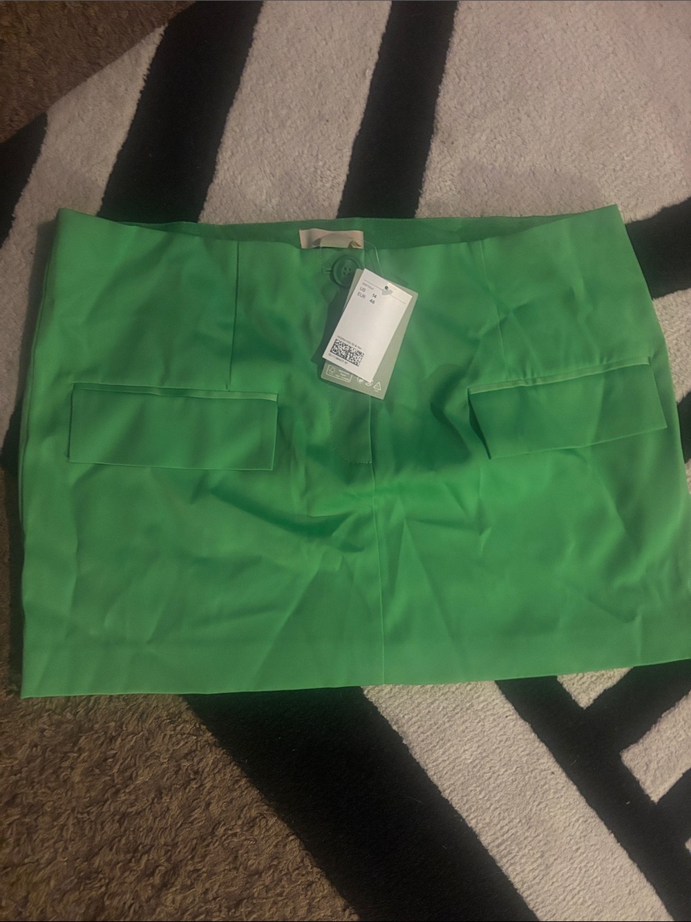 H&M Bright Green Mini Skirt with Front Flap Pockets